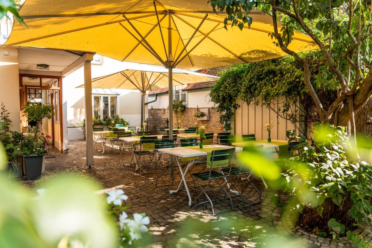 Gasthaus & Weingut Zum Stern Sulzfeld am Main Exteriör bild